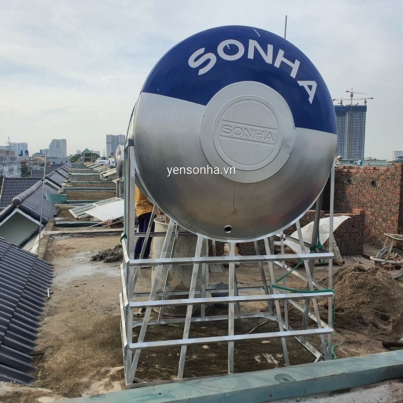 Đặt Bồn Nước Sơn Hà 2000L chân inox cao thêm 80cm