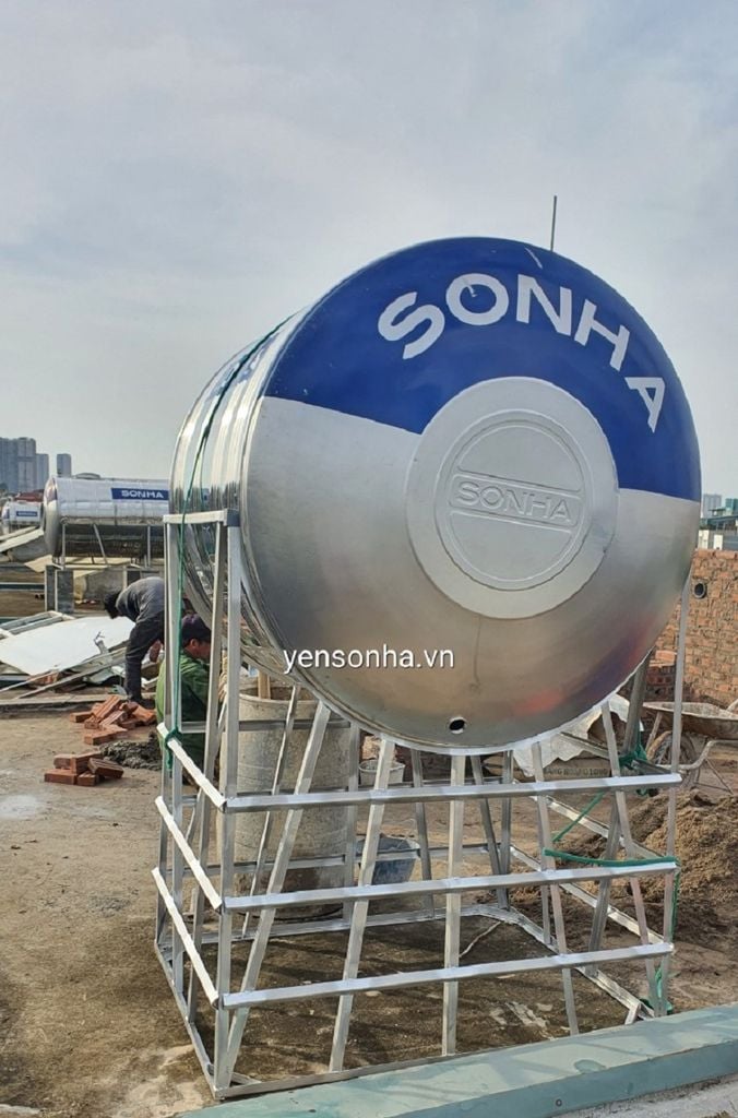 Đặt Bồn Nước Sơn Hà 2000L chân inox cao thêm 80cm