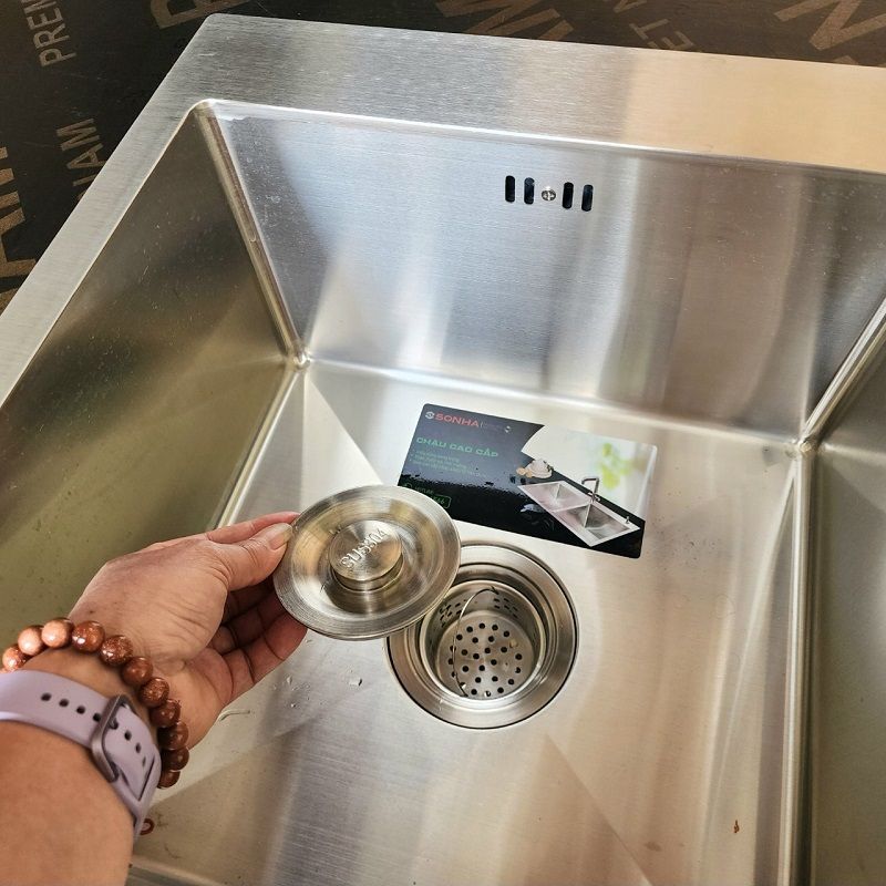 Bộ Chậu Sơn Hà Luxury với Vòi Pop Song VR6001