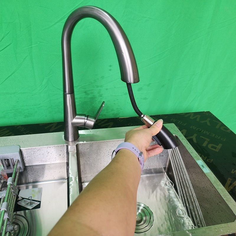 Vòi rửa bát dây rút HG