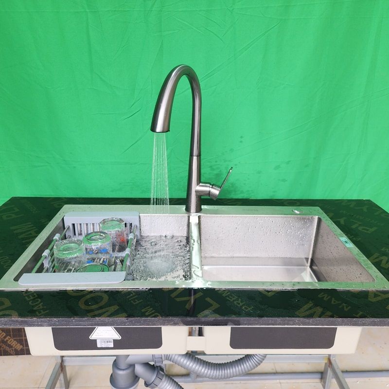 Vòi rửa bát dây rút HG