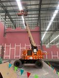 Xe nâng người 16m làm việc JLG 460SJ