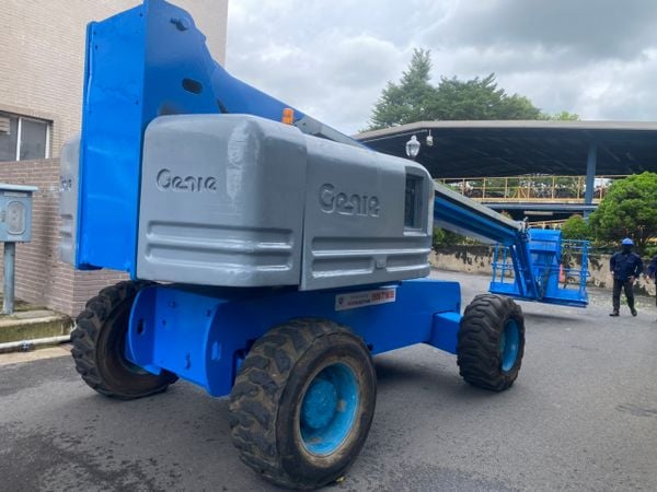 Xe Nâng Người Boom Lift 22m làm việc Genie S65