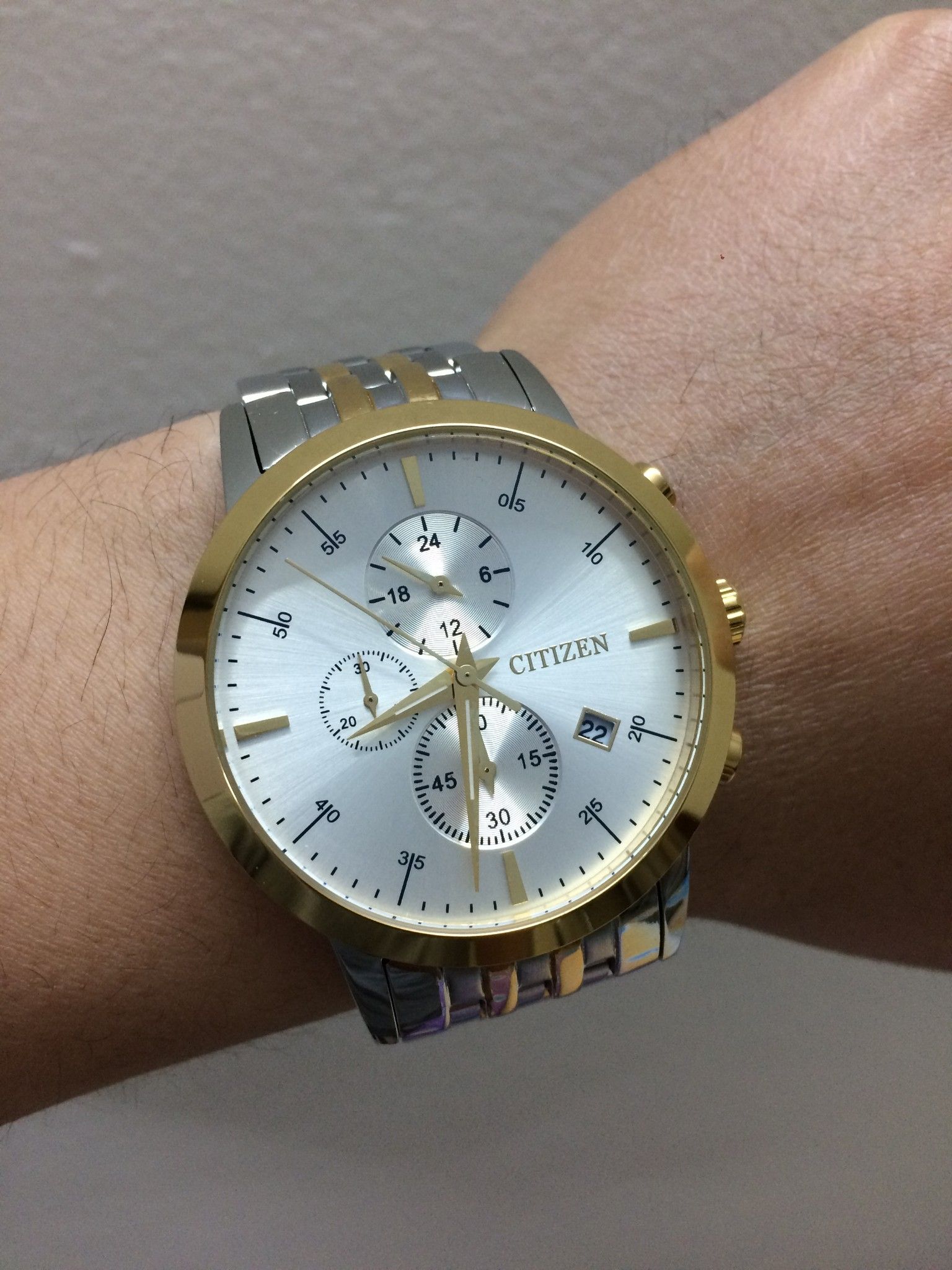 Đồng hồ nam Citizen Chonograph viền vàng, mặt trắng máy Nhật xịn