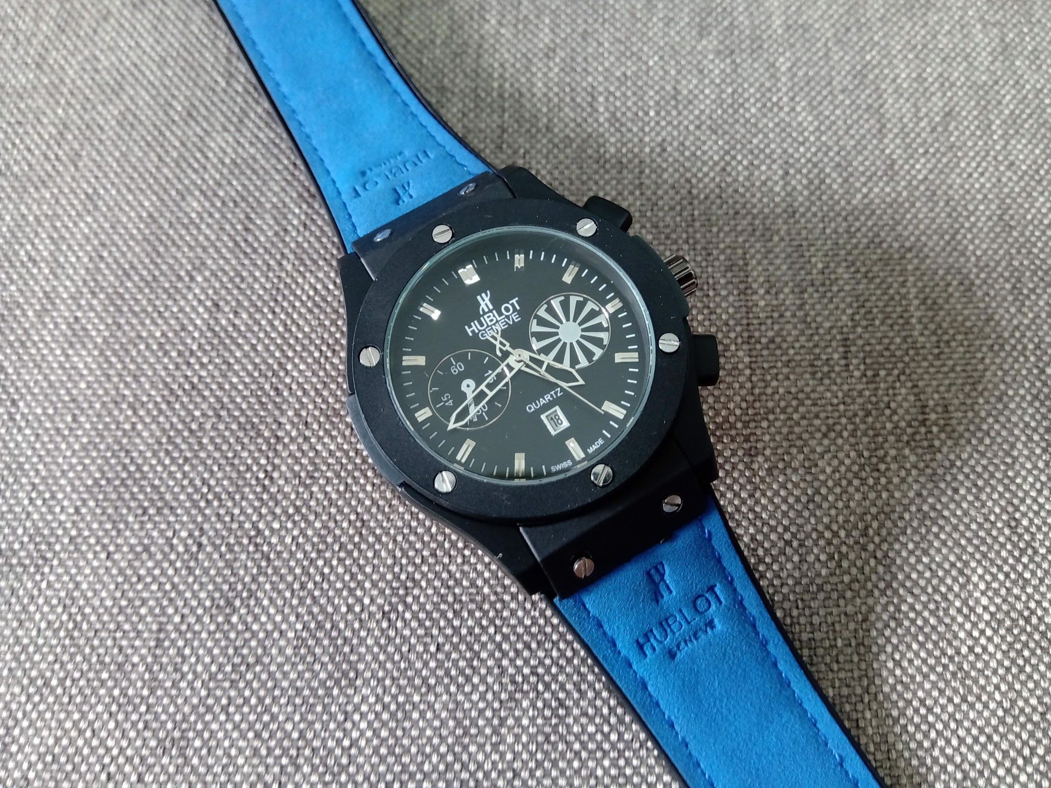 Đồng hồ Nam Hublot Geneve Black & Blue Chronograph, mặt đen, dây xanh