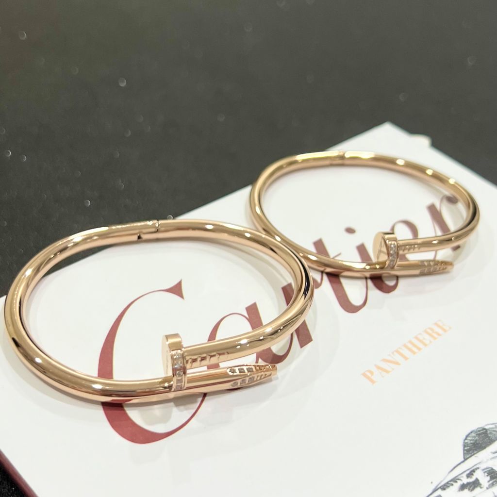  Vòng Tay Cặp Đôi Tình Yêu - Cartier Cây Đinh Màu Vàng Hồng Titan Cao Cấp Pha Lê (AC) 