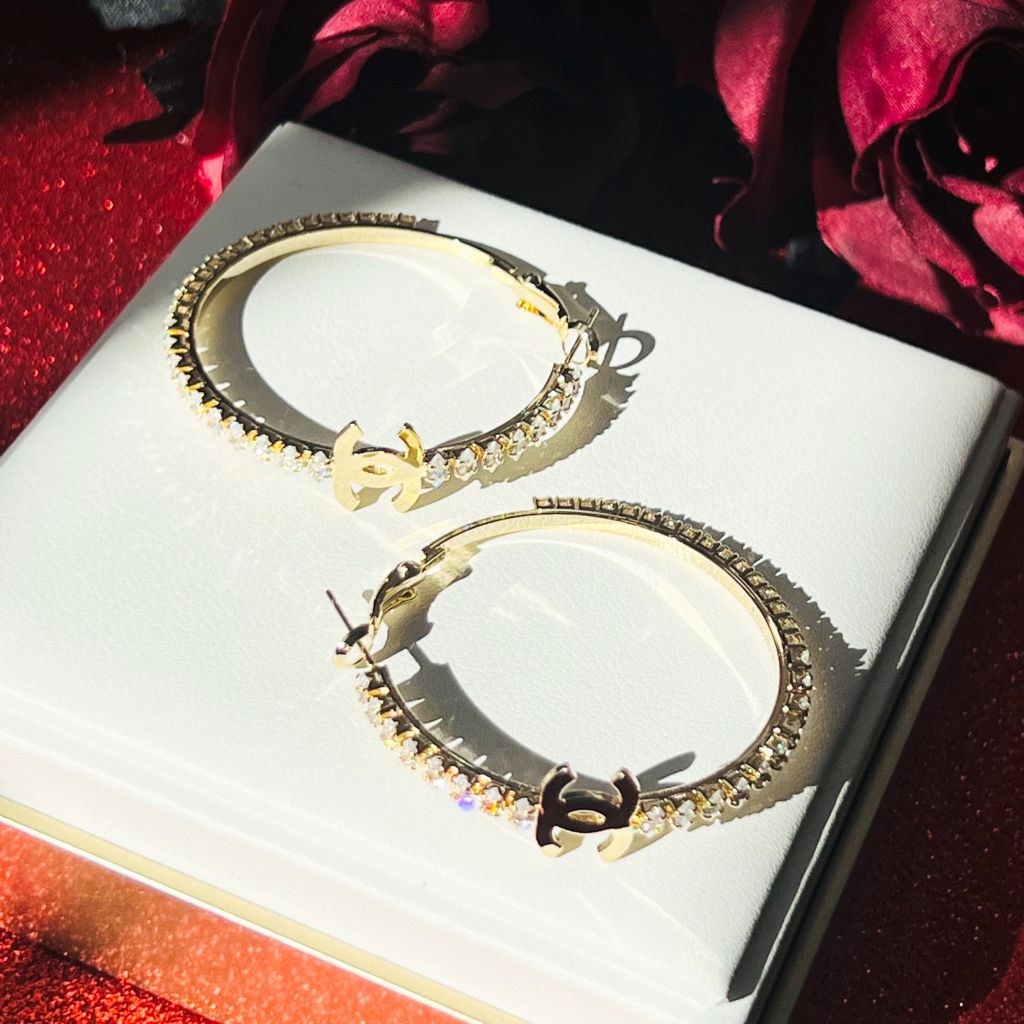  Bông Tai Chanel Khoen Tròn Màu Vàng 43mm Pha Lê Trắng (BQ) 