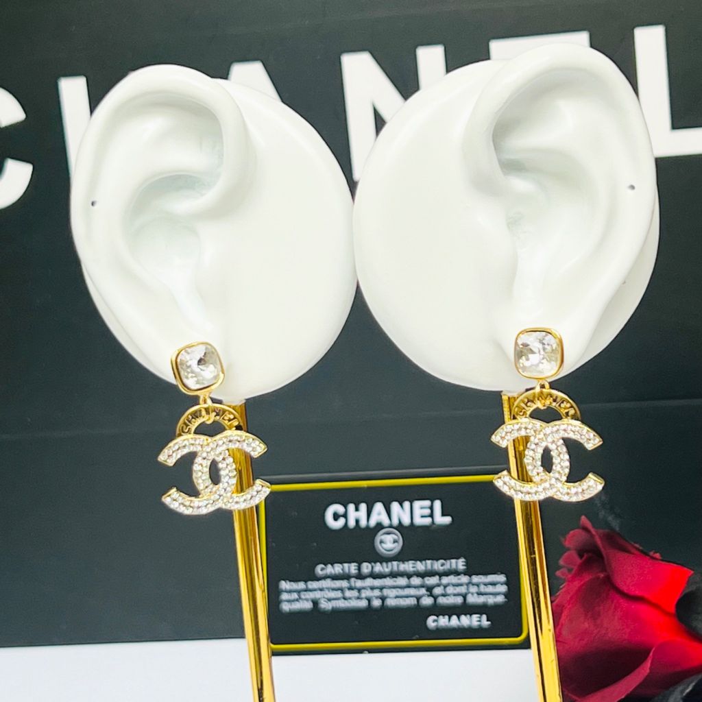  Bông Tai Chanel Bản To Màu Vàng Pha Lê Trắng (CI) 