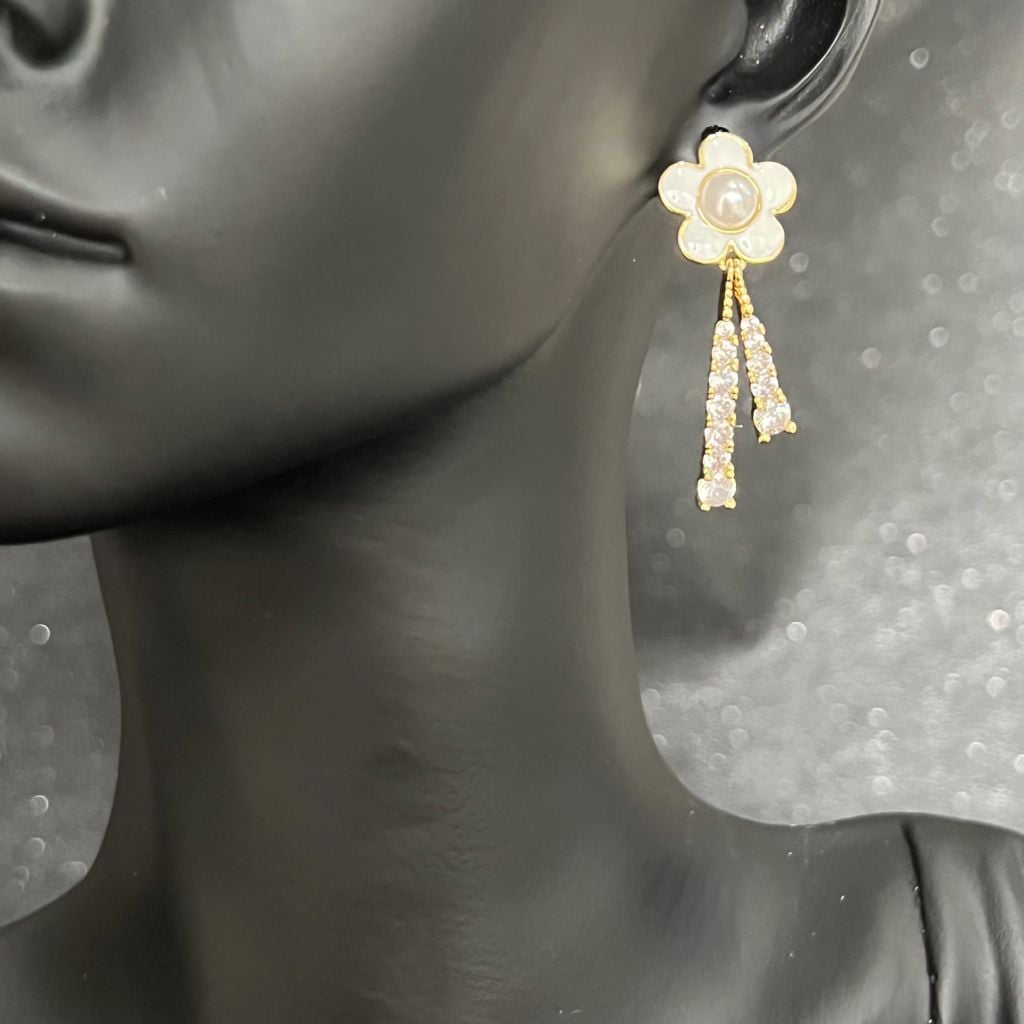  Bông Tai Hoa Trà Màu Vàng Ngọc Trai & Pha Lê Trắng (CG) 