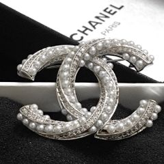  Cài Áo Nam, Nữ - Chanel Màu Trắng Ngọc Trai & Pha Lê (BH) 