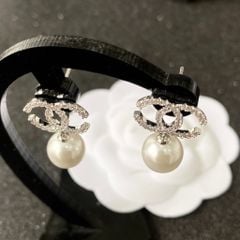  Bông Tai Chanel Màu Trắng Ngọc Trai & Pha Lê (CJ) 