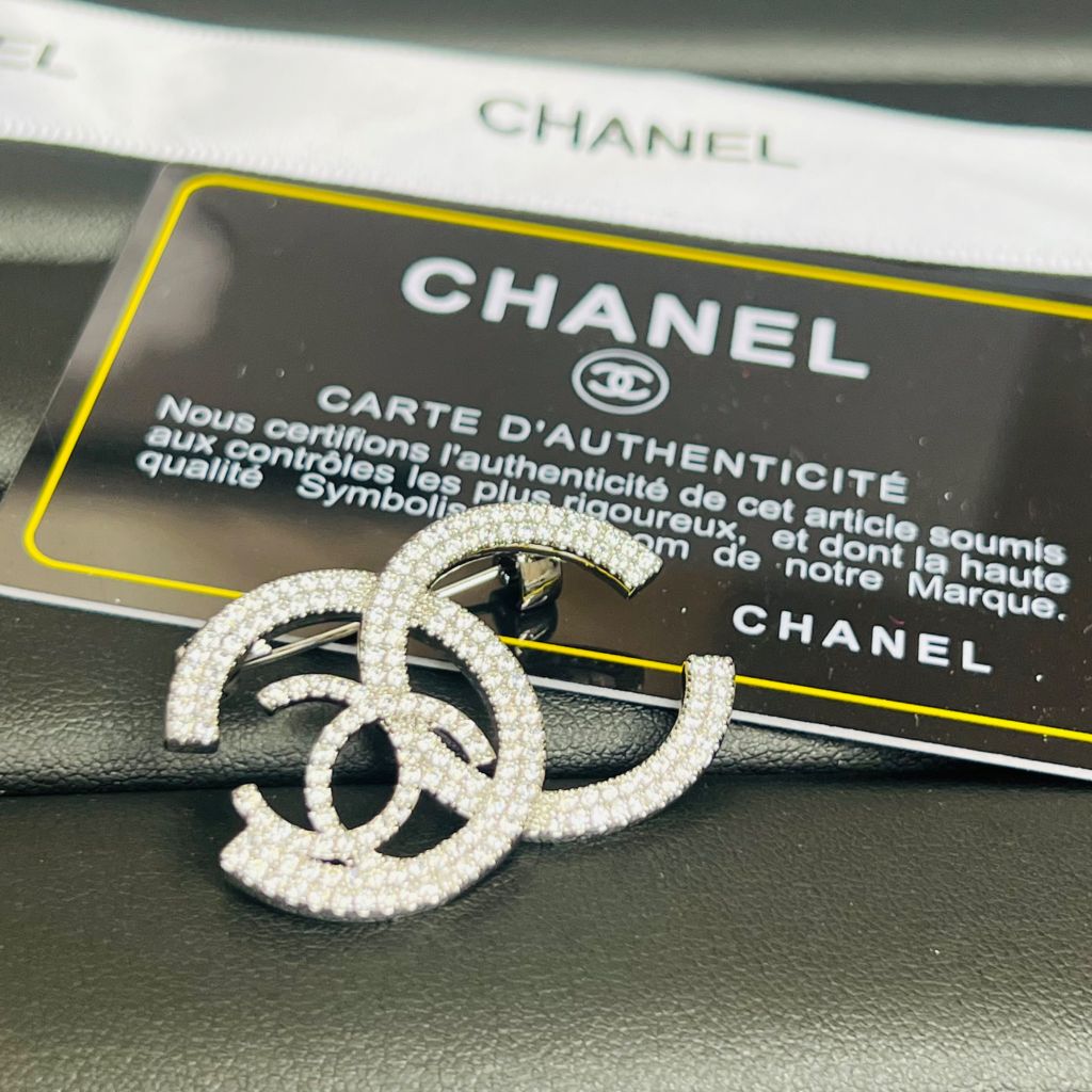  Cài Áo Nam, Nữ - Chanel Pha Lê Trắng (DD) 