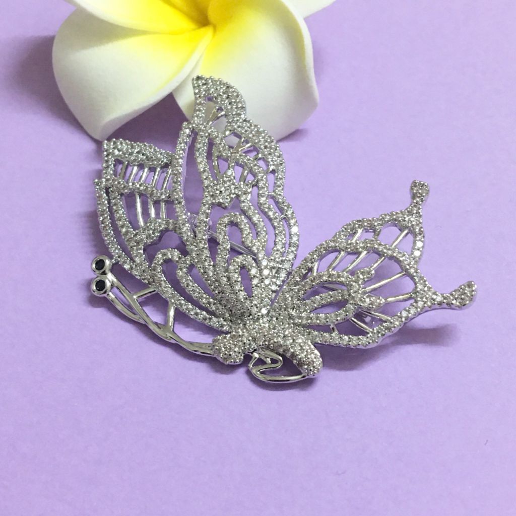  Cài Áo Con Bướm Pha Lê Trắng (AH) 