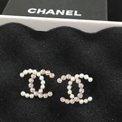  Bông Tai Chanel Bản To Màu Trắng Ngọc Trai & Pha Lê (AM) 