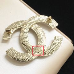  Cài Áo Nam, Nữ - Chanel Màu Vàng Bản To Pha Lê Trắng (BQ) 