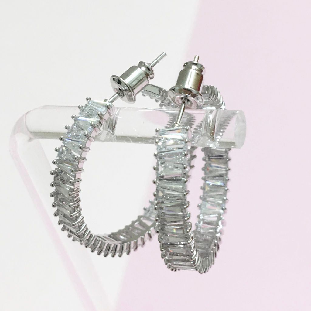  Bông Tai Khoen Tròn Màu Trắng 2,6cm Pha Lê Vuông (AY) 