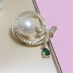  Cài Áo Chiếc Nơ Và Giọt Nước Pha Lê Xanh & Ngọc Trai (AI) 