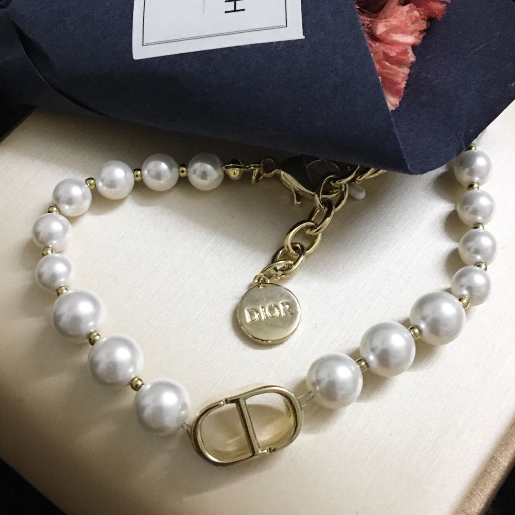  Vòng Tay Dior Màu Vàng Ngọc Trai Trắng Quý Phái (AA) 