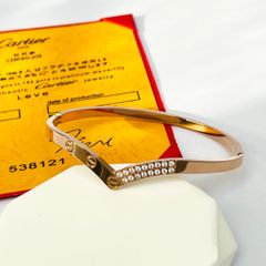  Vòng Tay TiTan Cao Cấp - Cartier Màu Vàng Hồng Pha Lê Trắng (AJ) 