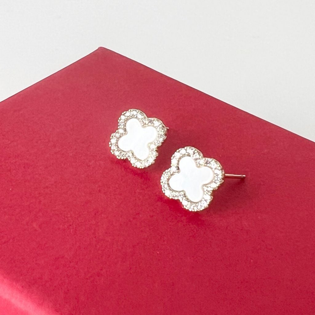  Bông Tai Cỏ 4 Lá May Mắn 1cm Vỏ Trai Thiên Nhiên & Pha Lê Trắng (AG) 