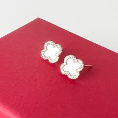  Bông Tai Cỏ 4 Lá May Mắn 1cm Vỏ Trai Thiên Nhiên & Pha Lê Trắng (AG) 