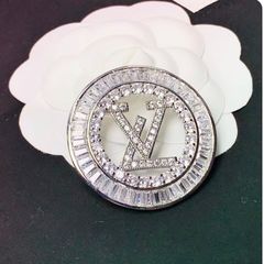  Cài Áo Nam, Nữ - LV Màu Trắng Pha Lê (AA) 