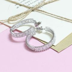  Bông Tai Khoen Tròn Màu Trắng 2,6cm Pha Lê Vuông (AY) 