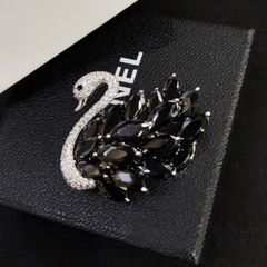  Cài Áo Con Thiên Nga Pha Lê Trắng Đen (AL) 