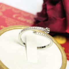  Nhẫn Titan Cao Cấp - Cây Đinh Cartier Màu Trắng Pha Lê (AJ) 