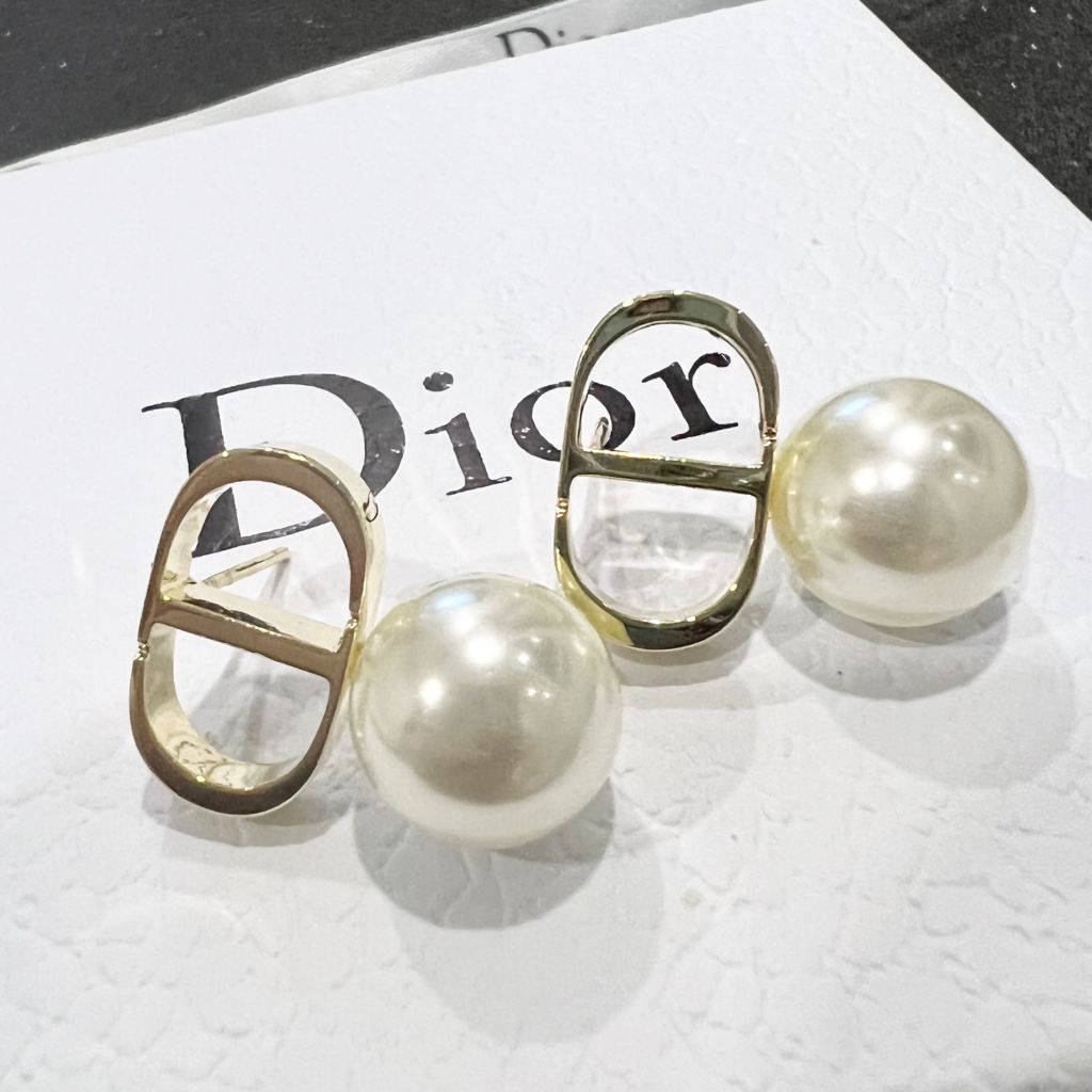  Bông Tai Dior Màu Vàng Ngọc Trai (AL) 