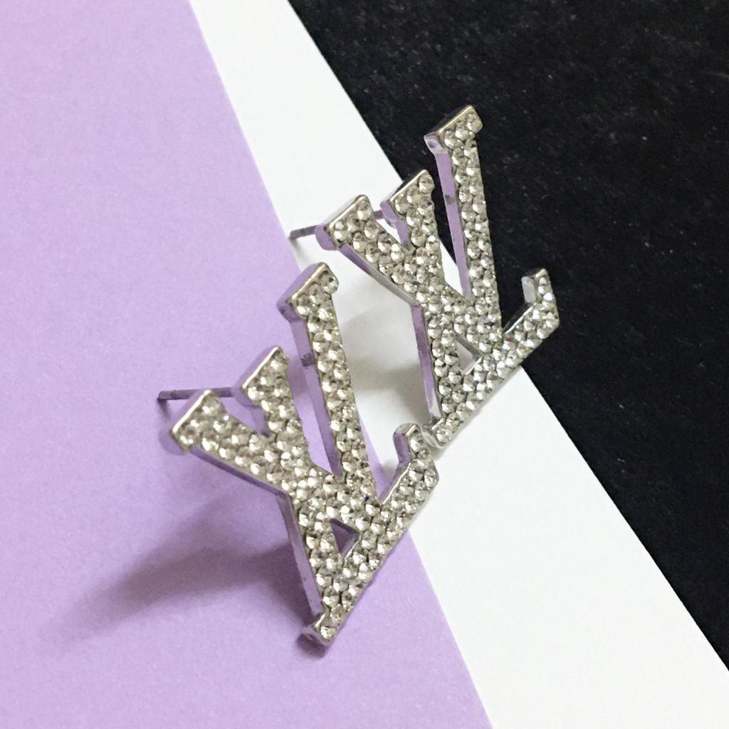  Bông Tai LV Màu Trắng Bản To Pha Lê (AB) 