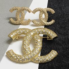  Bộ Trang Sức Chanel Vàng - Cài Áo & Bông Tai Pha Lê Trắng (AF) 