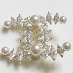  Cài Áo Chanel Màu Vàng Ngọc Trai & Pha Lê Trắng (AO) 