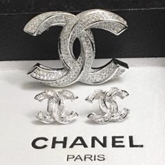  Bộ Trang Sức Chanel Trắng - Cài Áo & Bông Tai Pha Lê (AB) 