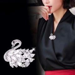  Cài Áo Con Thiên Nga Pha Lê Trắng (AG) 