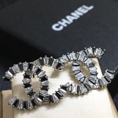  Bông Tai Chanel Bản To Màu Trắng Pha Lê Đen & Trắng (BT) 