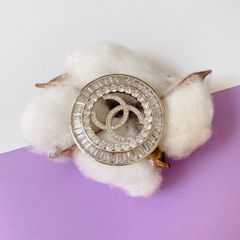  Cài Áo Nam, Nữ - Chanel Màu Trắng Pha Lê (BV) 