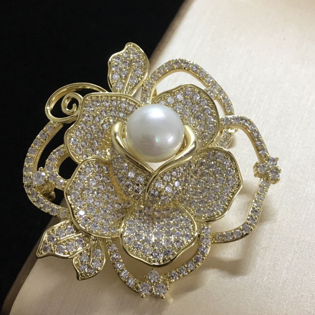  Cài Áo Hoa Hồng Vàng Ngọc Trai & Pha Lê Trắng (AK) 
