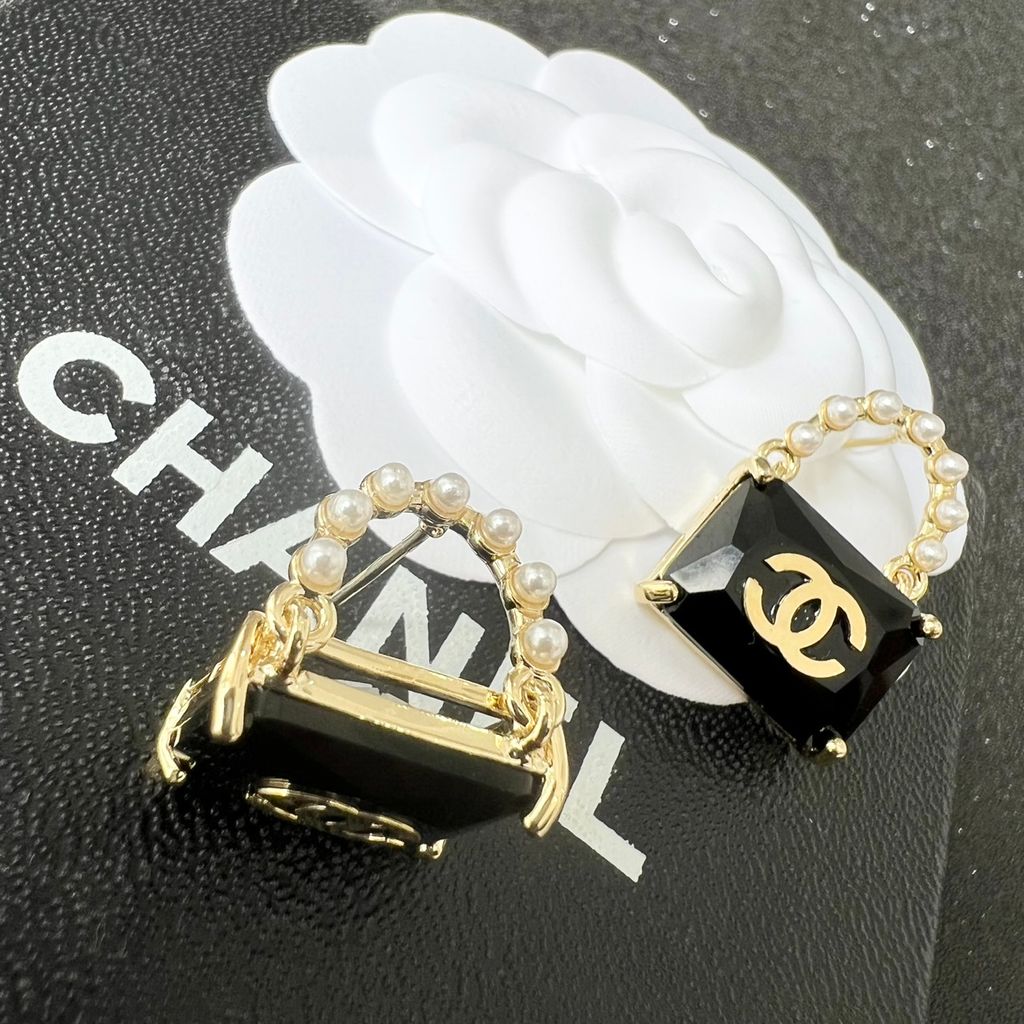  Bông Tai Túi Xách Chanel Bản To Màu Vàng Pha Lê Đen & Ngọc Trai (BW) 