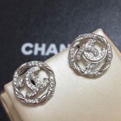  Bông Tai Chanel Màu Trắng Pha Lê (AO) 