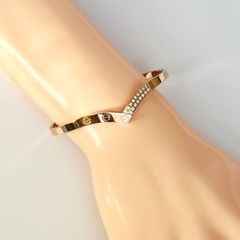  Vòng Tay TiTan Cao Cấp - Cartier Màu Vàng Hồng Pha Lê Trắng (AJ) 