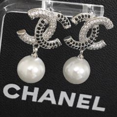  Bông Tai Chanel Màu Trắng Ngọc Trai & Pha Lê Trắng Đen (BI) 