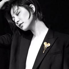  Cài Áo Nam, Nữ - Trái Tim Vàng Pha Lê Trắng Cá Tính 