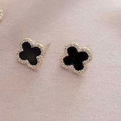  Bông Tai Cỏ 4 Lá May Mắn Màu Vàng Đen 1cm Pha Lê Trắng (AF) 