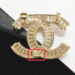  Cài Áo Nam, Nữ - Chanel Màu Vàng Pha Lê (AW) 