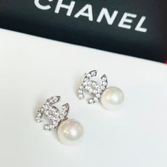  Bông Tai Chanel Màu Trắng Ngọc Trai & Pha Lê (CI) 