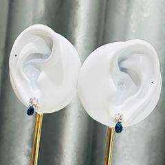  Bông Tai Cánh Hoa Ngọc Trai & Giọt Nước Pha Lê Xanh Bích (BK) 