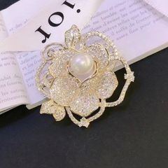  Cài Áo Hoa Hồng Vàng Ngọc Trai & Pha Lê Trắng (AK) 