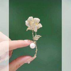  Cài Áo Hoa Hồng Vàng Ngọc Trai & Pha Lê Trắng Quý Phái (AM) 