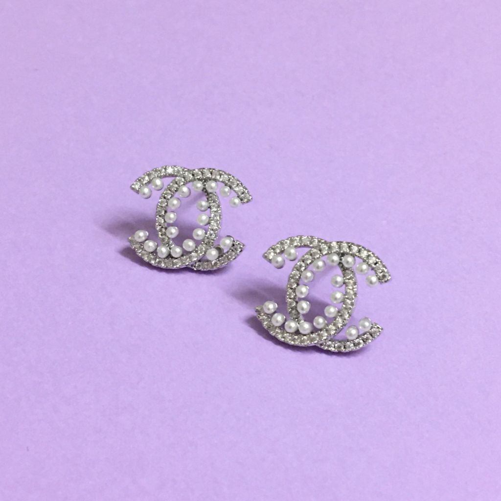  Bông Tai Chanel Màu Trắng Ngọc Trai & Pha Lê (AY) 